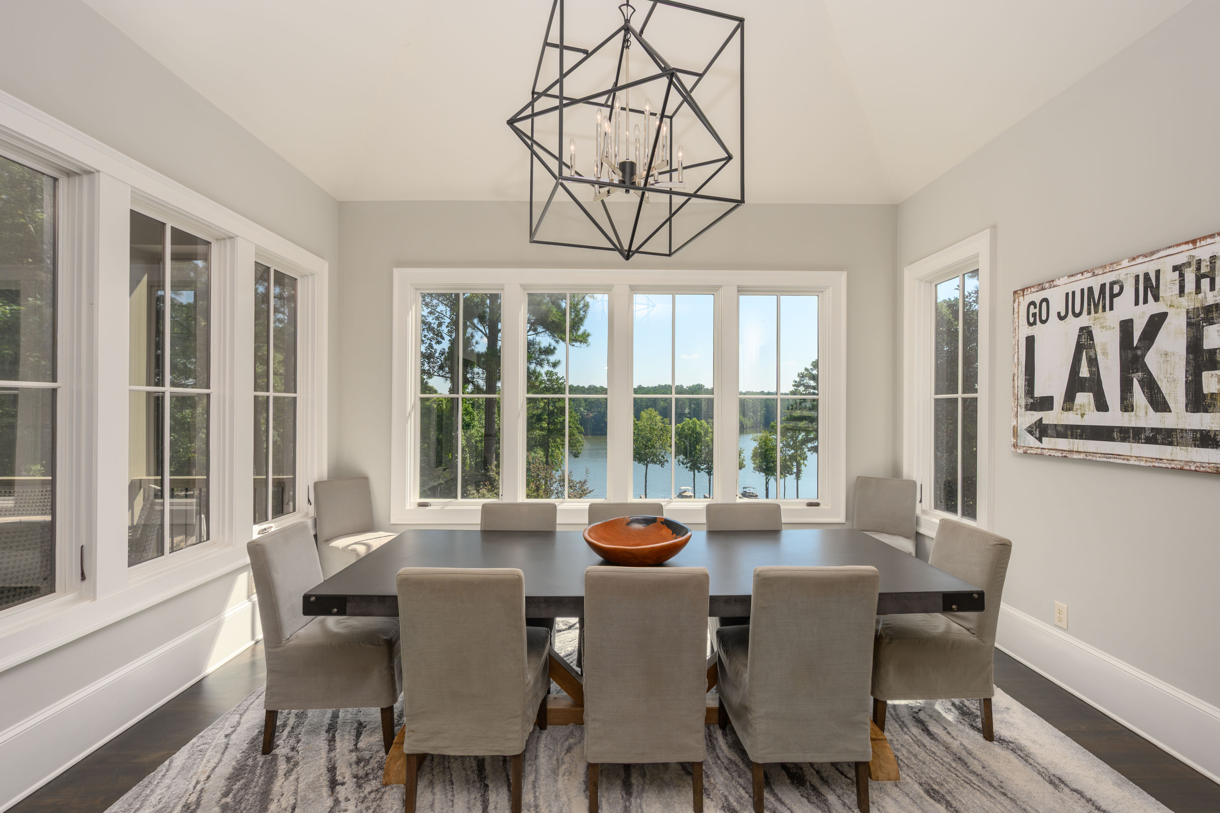 1060 Montgomery Drive image 20